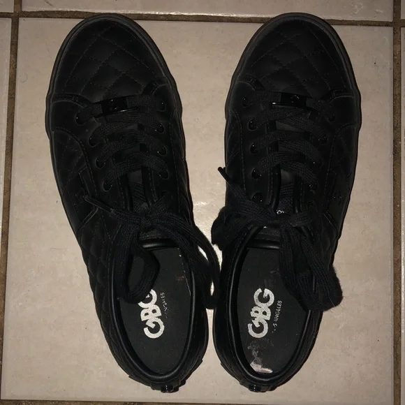 SNEAKERS - Picture 2 of 16